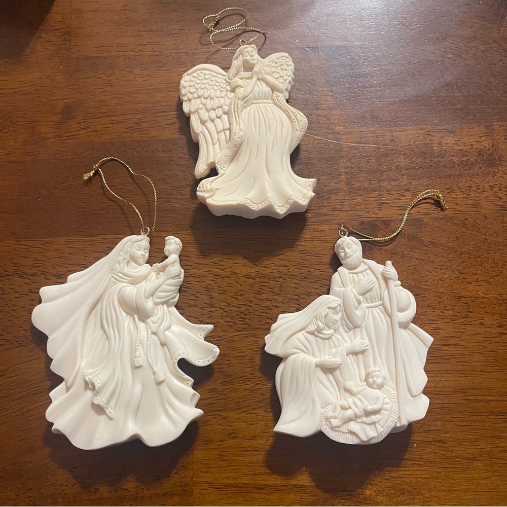 Season’s Joy Ornament Set